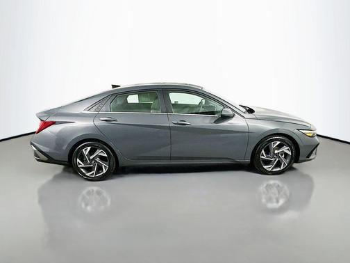 Ecotronic Gray 2025 Hyundai ELANTRA SEL