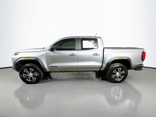 Sterling Metallic 2025 GMC Canyon AT4