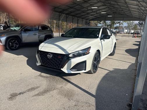 2023 Nissan Altima SR FWD