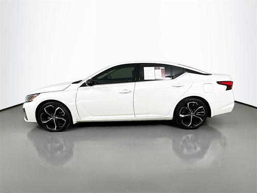 2023 Nissan Altima SR FWD