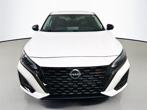 2023 Nissan Altima SR FWD