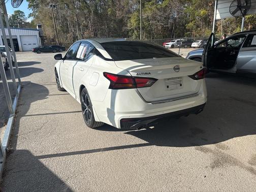 2023 Nissan Altima SR FWD