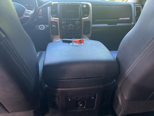 2018 RAM 2500 Laramie Crew Cab 4x4 6'4' Box