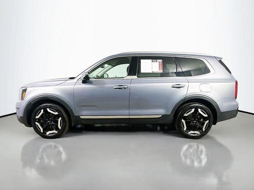 Everlasting Silver 2025 Kia Telluride S