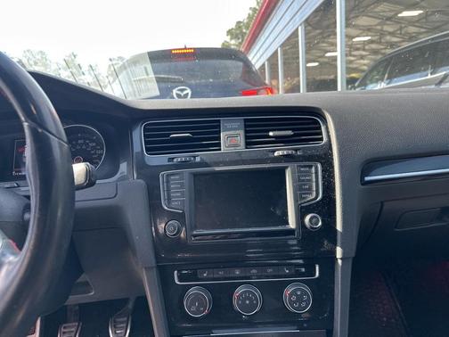 2017 Volkswagen Golf GTI 2.0T S 4-Door