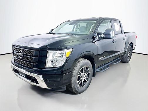 2024 Nissan Titan SV
