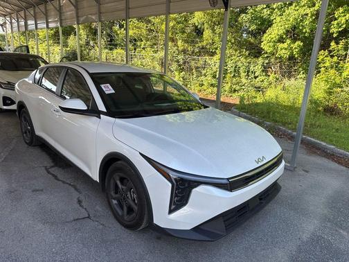 Snow White Pearl 2025 Kia K4 LXS