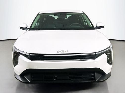 Snow White Pearl 2025 Kia K4 LXS