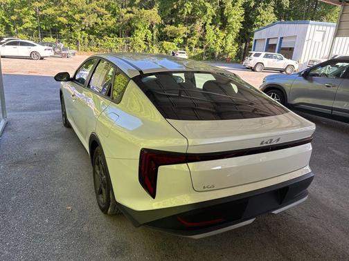 Snow White Pearl 2025 Kia K4 LXS
