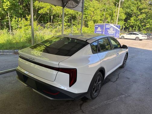 Snow White Pearl 2025 Kia K4 LXS