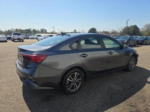 Gravity Gray 2022 Kia Forte LXS