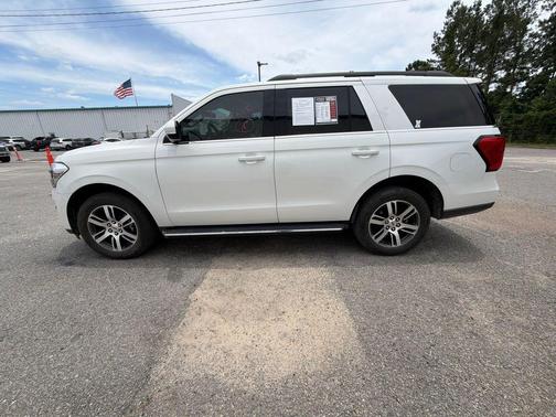 Star White Metallic Tri-Coat 2023 Ford Expedition XLT