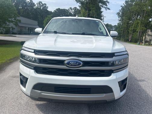 Star White Metallic Tri-Coat 2023 Ford Expedition XLT