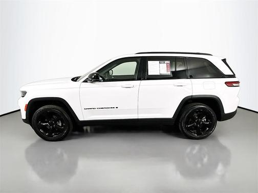 2022 Jeep Grand Cherokee Altitude