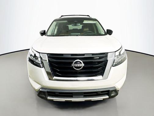 Pearl White 2023 Nissan Pathfinder Platinum 4WD
