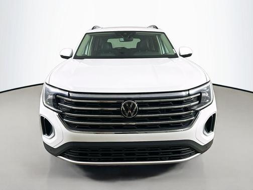 Pure White 2024 Volkswagen Atlas 2.0T SE w/Technology
