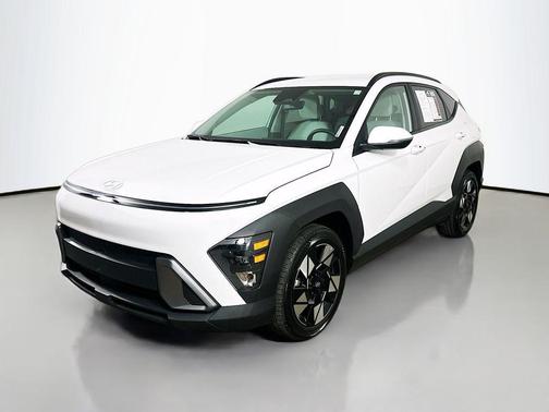 Atlas White 2025 Hyundai KONA SEL
