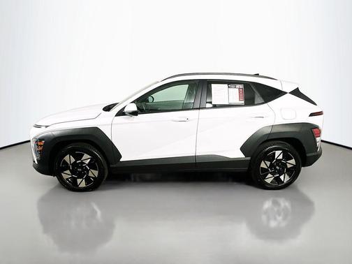 Atlas White 2025 Hyundai KONA SEL
