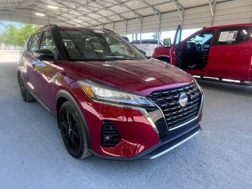 Scarlet Ember Tintcoat 2022 Nissan Kicks SR