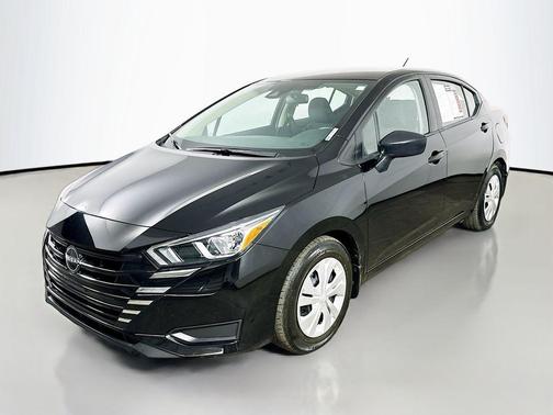 Super Black Metallic 2024 Nissan Versa 1.6 S