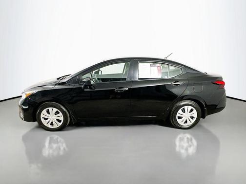 Super Black Metallic 2024 Nissan Versa 1.6 S