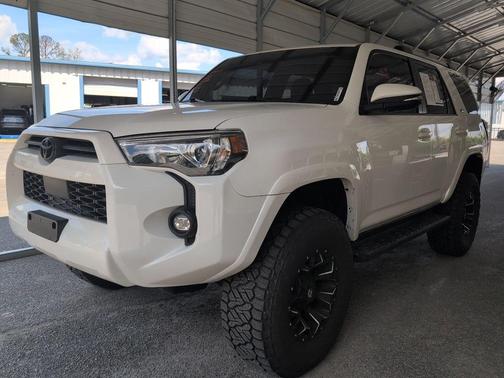 White 2022 Toyota 4Runner SR5 Premium