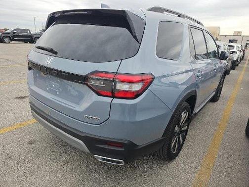 2025 Honda Pilot Touring 8-Passenger