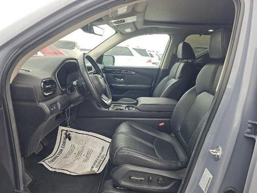 2025 Honda Pilot Touring 8-Passenger