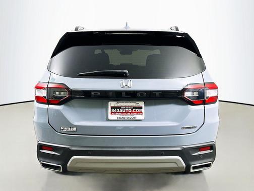 2025 Honda Pilot Touring 8-Passenger