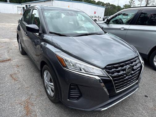 Gun Metallic 2021 Nissan Kicks S