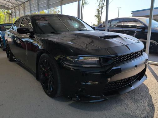 Pitch Black Clearcoat 2016 Dodge Charger SRT 392