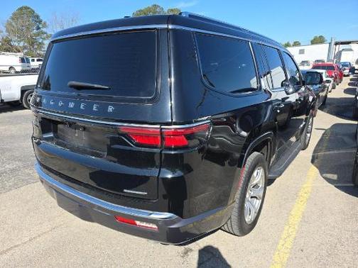 Diamond Black Crystal Pearlcoat 2022 Jeep Wagoneer Series II 4x2