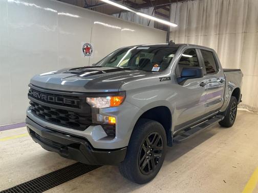 Sterling Gray Metallic 2025 Chevrolet Silverado 1500 Custom Trail Boss