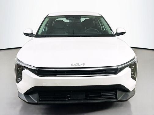 Snow White Pearl 2025 Kia K4 LXS