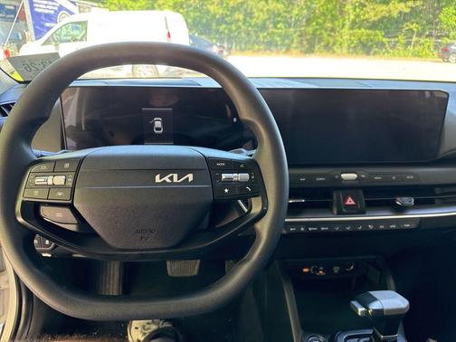 Snow White Pearl 2025 Kia K4 LXS
