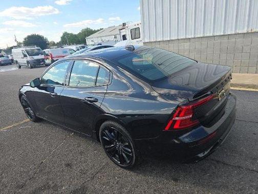 2024 Volvo S60 B5 Plus Black Edition