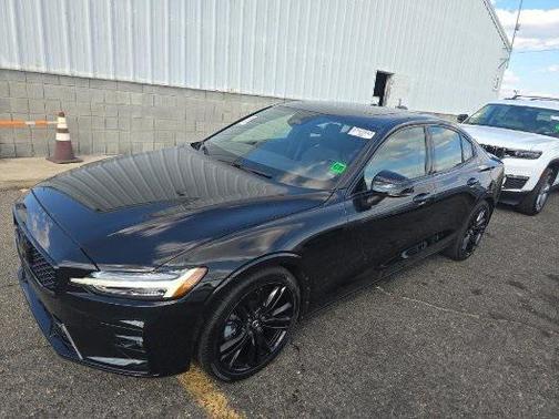 2024 Volvo S60 B5 Plus Black Edition