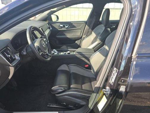2024 Volvo S60 B5 Plus Black Edition