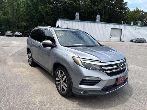 Lunar Silver Metallic 2017 Honda Pilot Touring