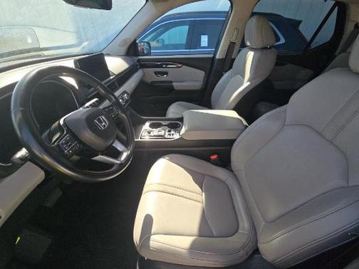 2023 Honda Pilot Touring 8-Passenger