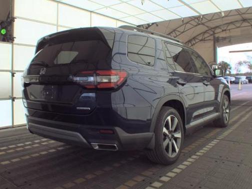 2023 Honda Pilot Touring 8-Passenger