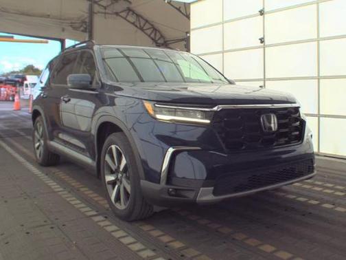 2023 Honda Pilot Touring 8-Passenger