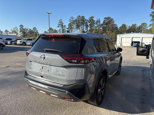 Boulder Gray Pearl 2021 Nissan Rogue Platinum