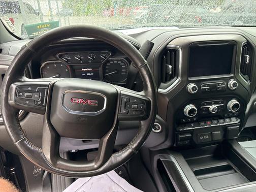 Onyx Black 2022 GMC Sierra 2500 AT4