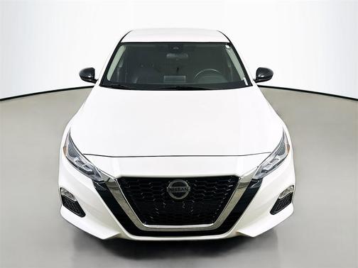 2022 Nissan Altima SR FWD