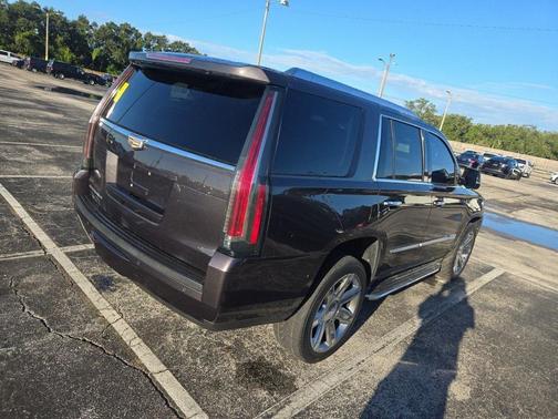 2016 Cadillac Escalade Luxury