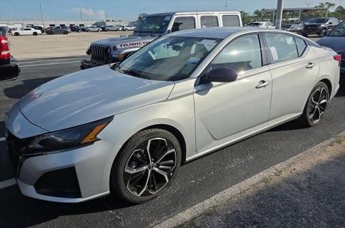 2023 Nissan Altima SR FWD