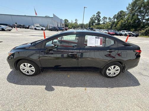 Super Black 2024 Nissan Versa 1.6 S