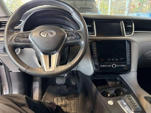 2023 INFINITI QX50 LUXE
