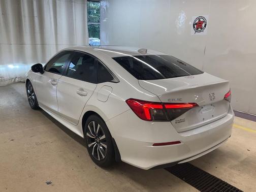 White 2024 Honda Civic EX